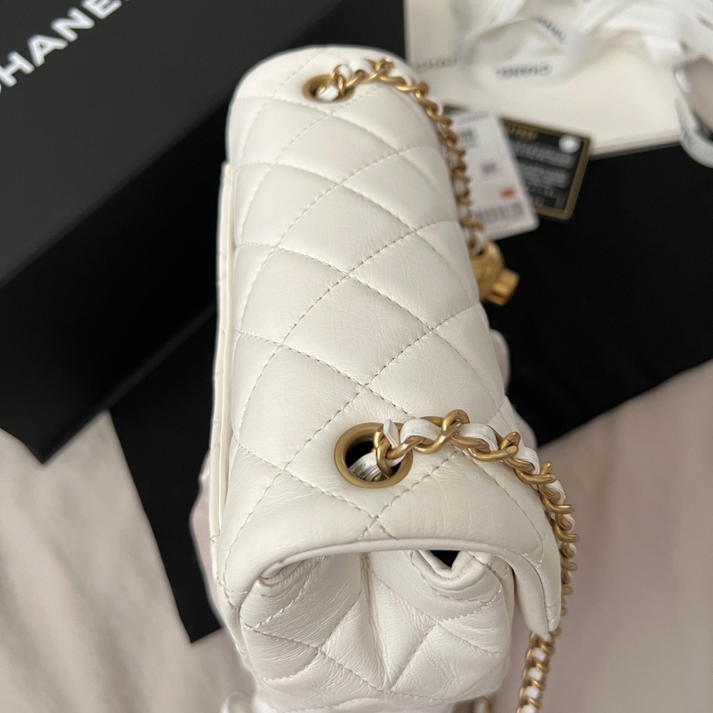 Auth Chanel White Pearl Crush Mini Square - Lambskin w/ Aged Gold Hardware - Picture 9 of 16